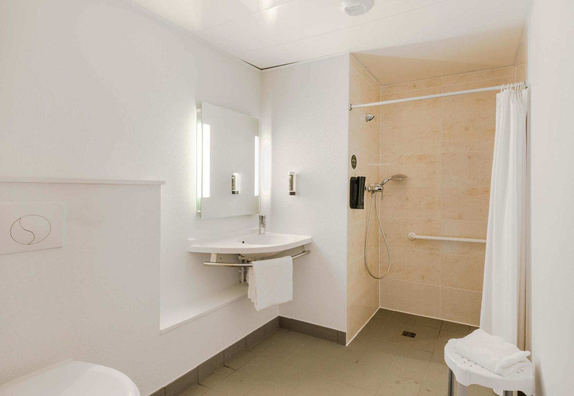 B&B Hotel Nantes Savenay Exteriör bild